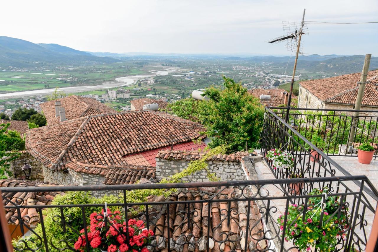 Guest House Luli Berat Buitenkant foto