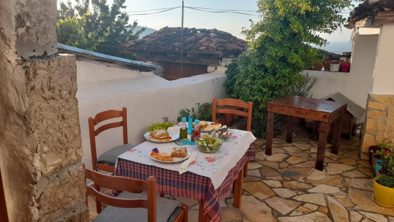 Guest House Luli Berat Buitenkant foto