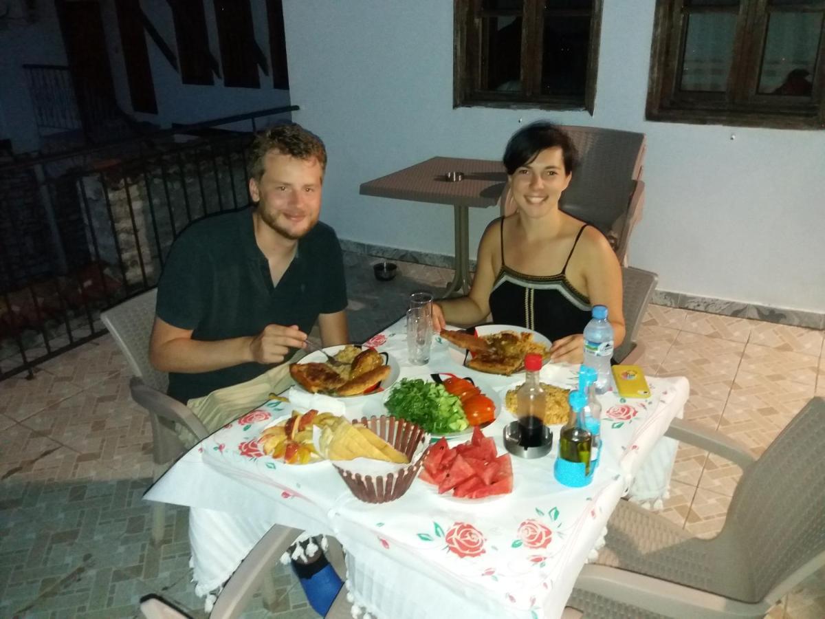 Guest House Luli Berat Buitenkant foto