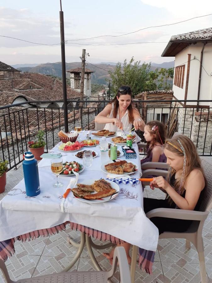 Guest House Luli Berat Buitenkant foto