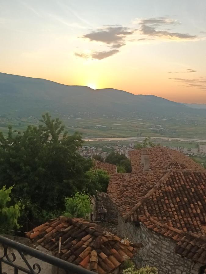 Guest House Luli Berat Buitenkant foto