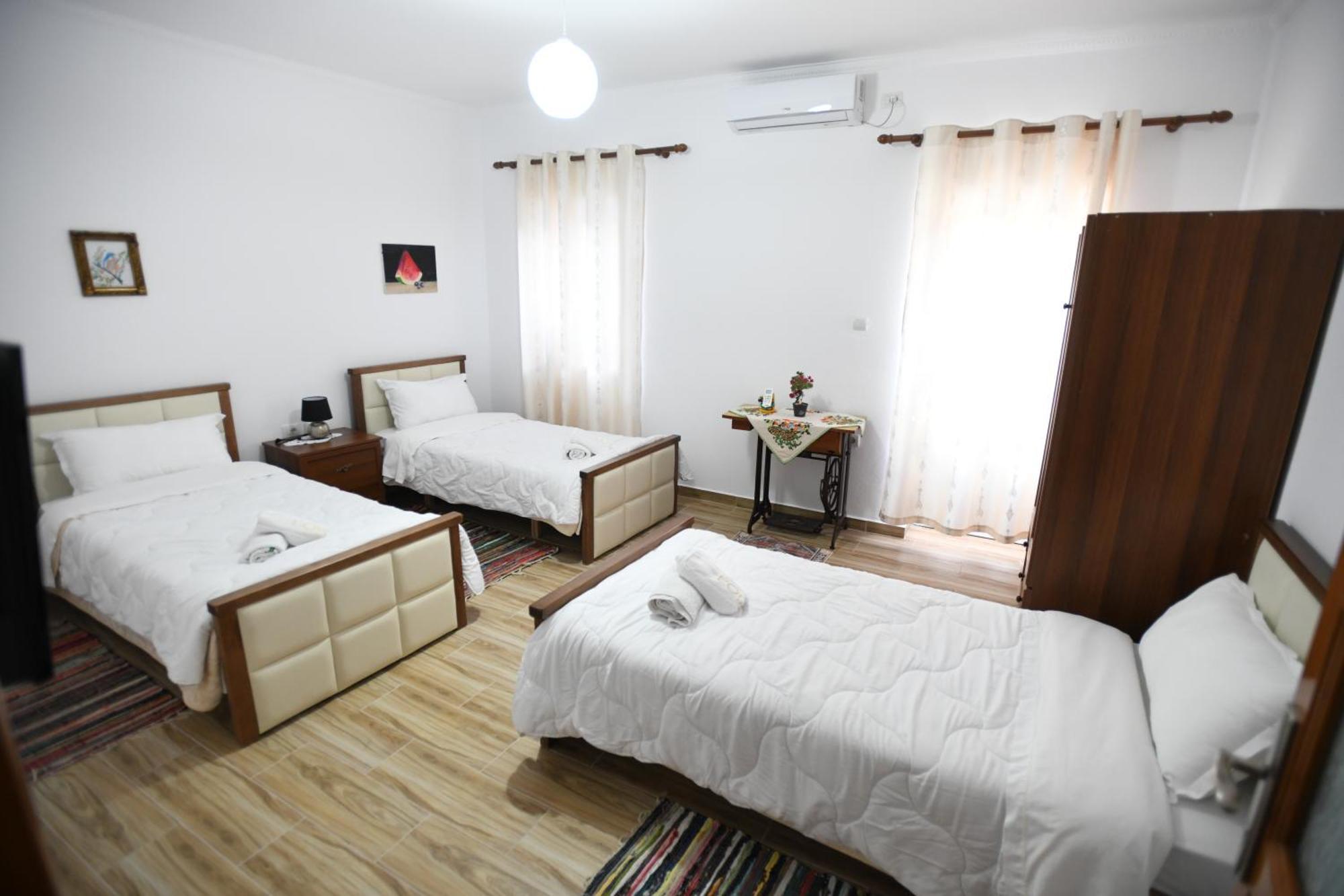 Guest House Luli Berat Buitenkant foto