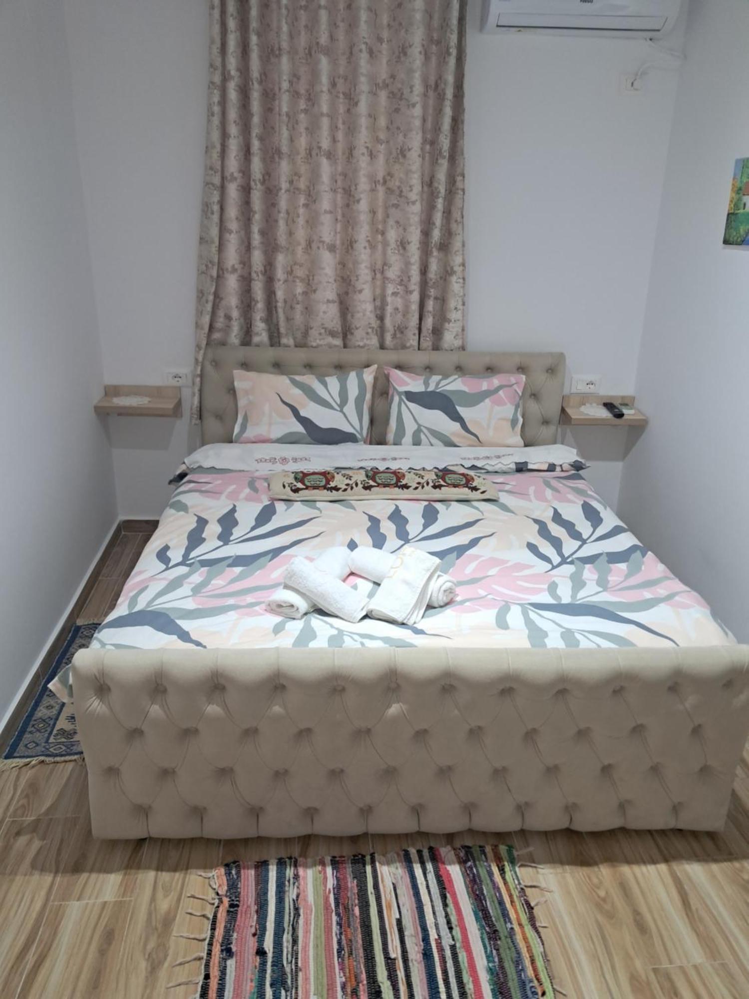 Guest House Luli Berat Buitenkant foto